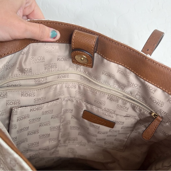 Michael Kors Jet Set Travel Large Tote Signature Logo Vanilla - Picture 8 of 10